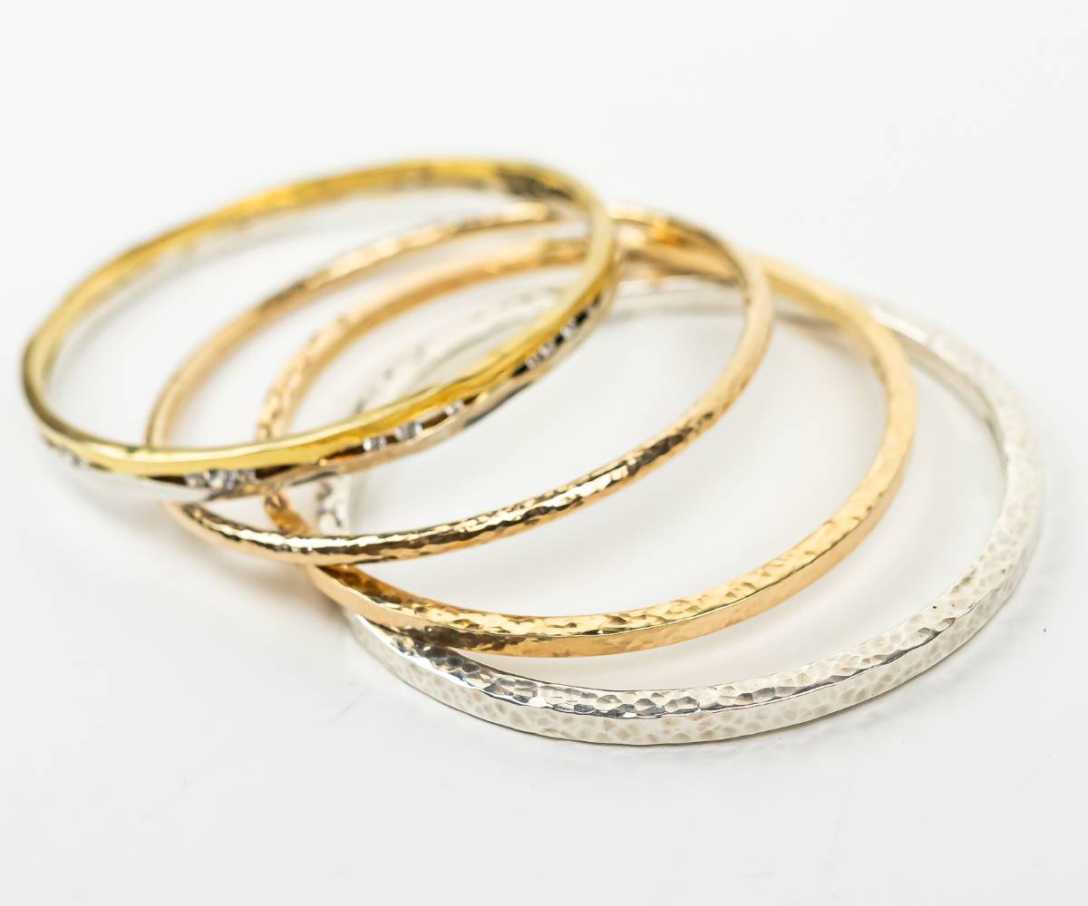 Solid bangles gold online