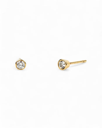 Round Yellow Gold Diamond Stud Earrings Earrings Pruden and Smith   