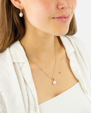 Simple Pearl Gold Pendant Pendant Pruden and Smith   