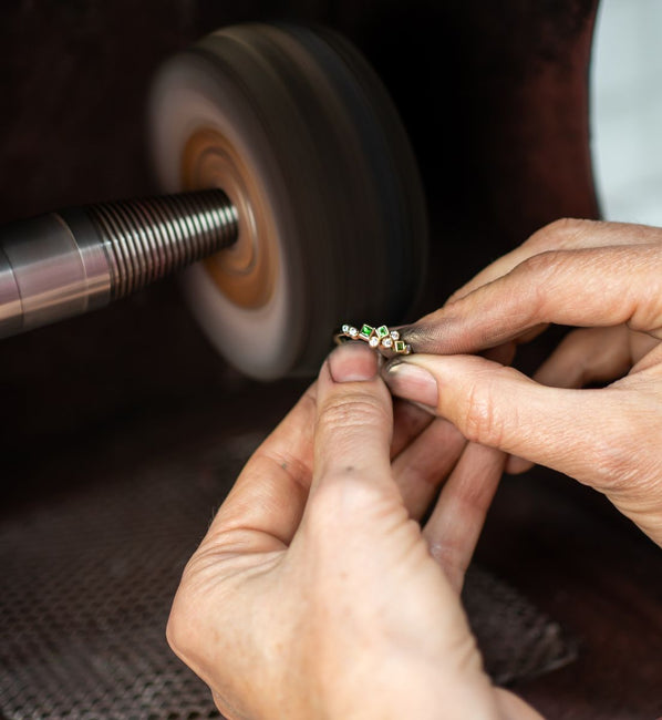 polishing a ring