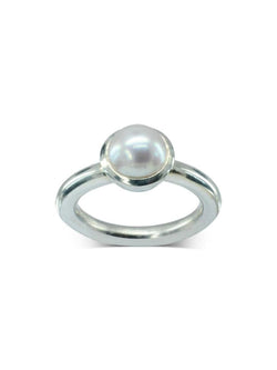 Round Pearl 9ct Gold Ring Ring Pruden and Smith   